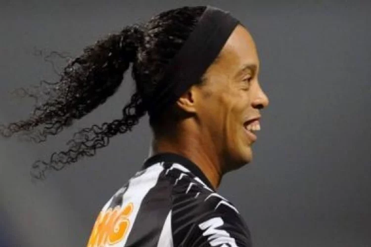 Ronaldinho'dan Beşiktaşlıları yıkan haber