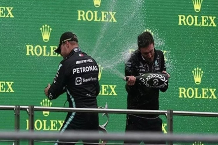 'F1 pilotları bu kez gazoz ile değil Prosecco ile kutladılar'