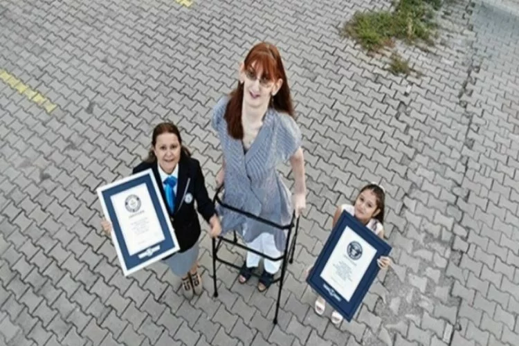 Dünyanın en uzun boylu kadını Rümeysa, Guinness Rekorlar Kitabı'nda
