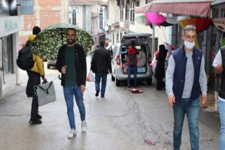 Bursa'da yağışla beraber şemsiye satışları da patladı!