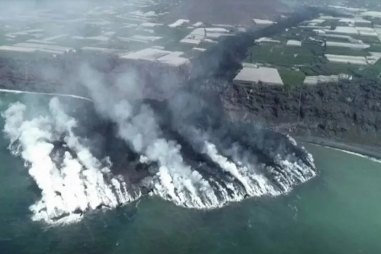 La Palma'da yanardağ patlaması: Külden tepeler oluştu
