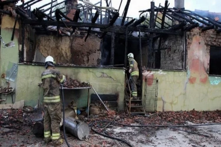 Uşak'ta yangında 1 kişi hayatını kaybetti