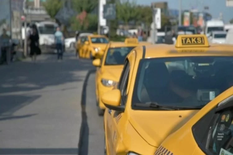 Yolcu seçen taksilerin ticari araç kullanım belgeleri iptal edildi