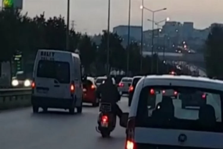 Bursa'da iki motosikletinin ilginç anları böyle görüntülendi!