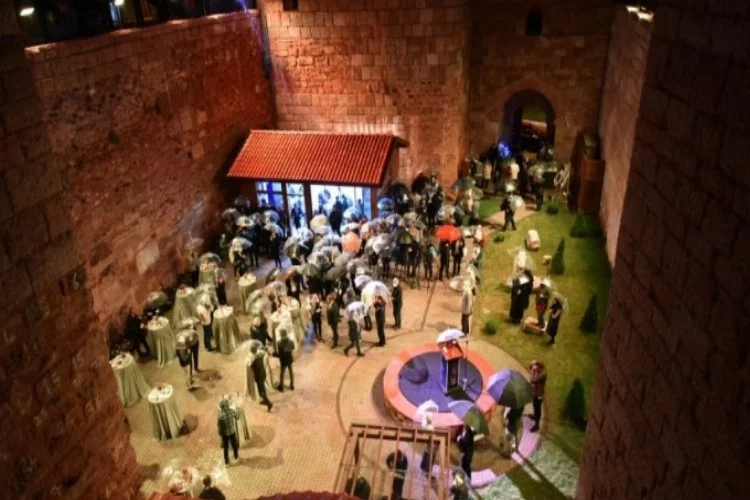 Bursa'nın 2300 yıllık zindanı sanata açıldı