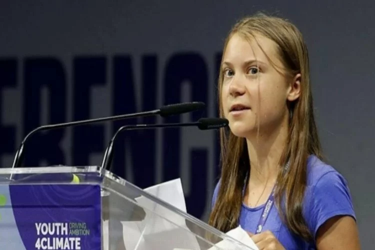 Greta Thunberg iklim için dans etti