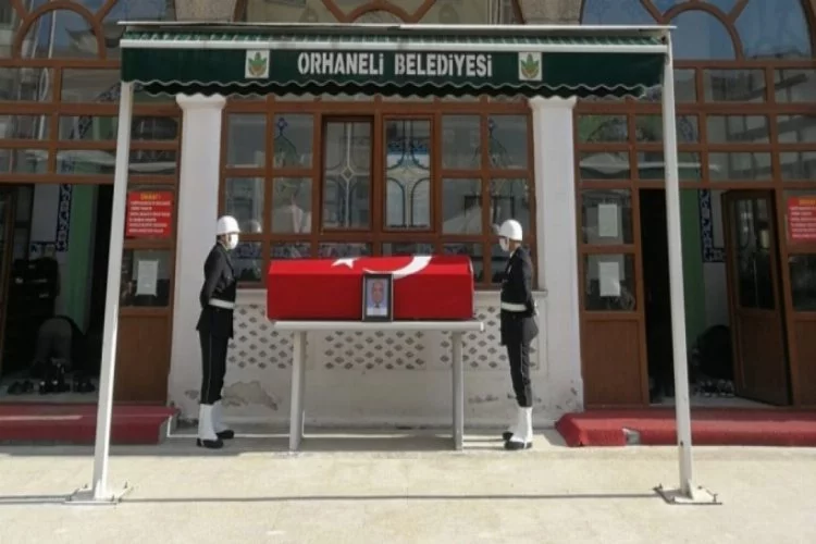 Bursa'da kalp krizi geçiren polis memuru son yolculuğuna uğurlandı