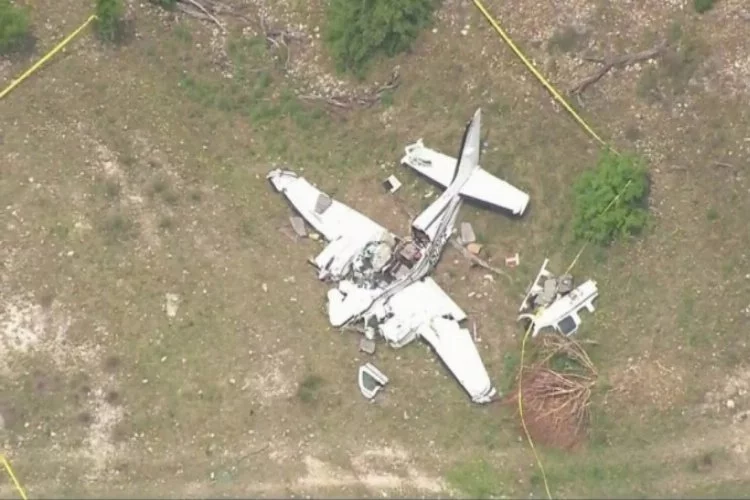 ABD'de 21 kişiyi taşıyan uçak düştü: Tüm yolcu ve mürettebat sağ kurtuldu