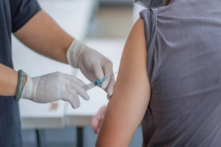 BioNTech aşısının üçüncü doz etkinlik oranı açıklandı