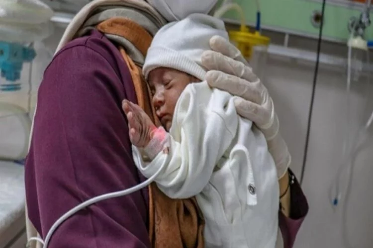Yılda bin ve üzerinde doğum yapılan hastanelerde 'Emzirme Destek Birimleri' kurulacak