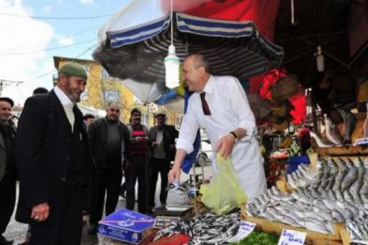 MHP Büyükşehir Belediye Başkan Adayı Koçdemir'den esnaf ziyareti