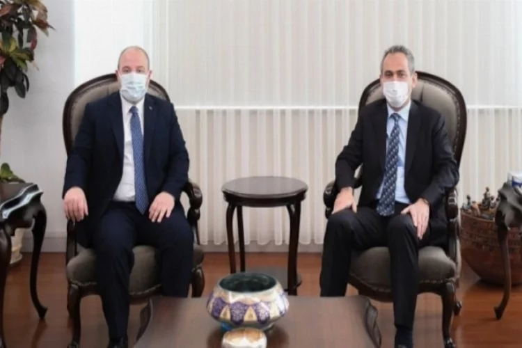 Bakan Özer, Sanayi ve Teknoloji Bakanı Varank ile bir araya geldi