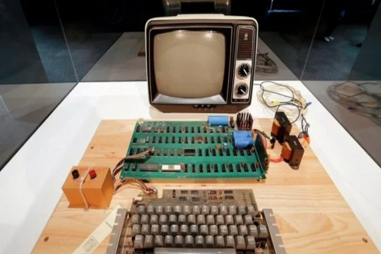 İlk Apple bilgisayarı açık artırmayla satışa çıkarıldı