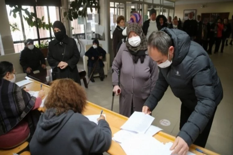 Bursa'da çifte vatandaşlar Bulgaristan seçimleri için sandık başına gitti