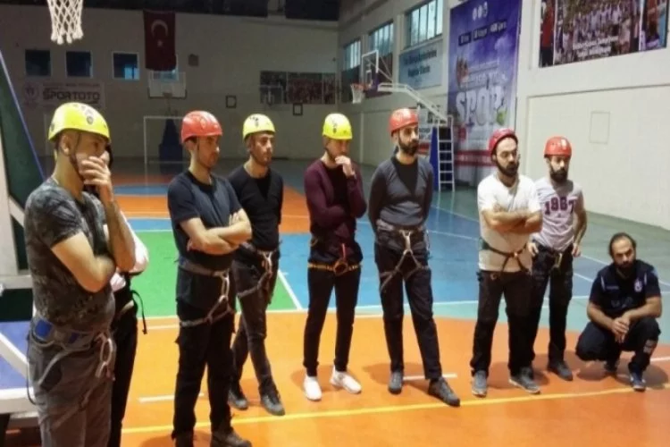 Bursa'da yeni dağcılar eğitimlere başladı