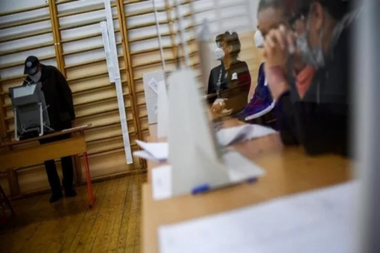 Bulgaristan'da cumhurbaşkanı adayları oylarını kullandı