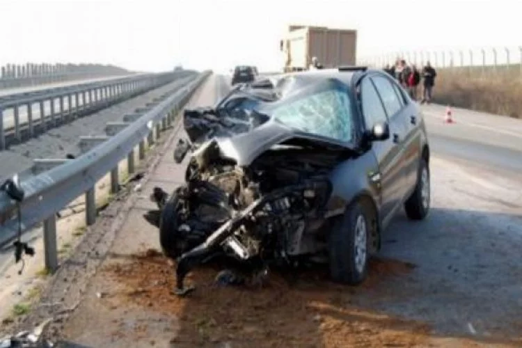 Bursa'da kadın sürücü korkunç kazada ölümden döndü