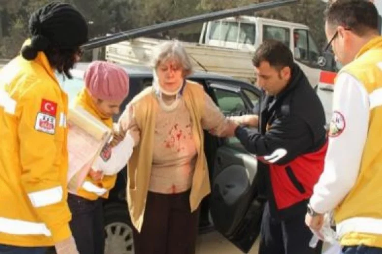 Bursa'daki kazada kadın öğretmen ve annesi ölümden döndü