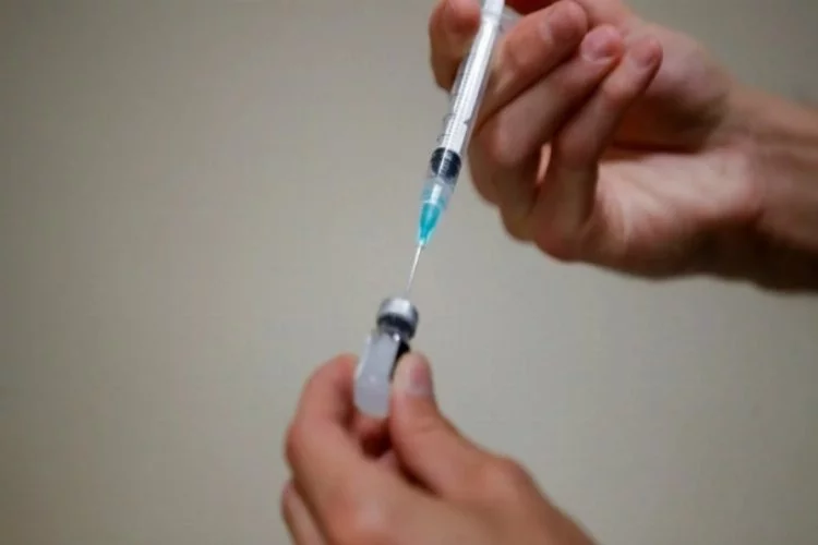 Danimarka'da 18 yaş üstüne hatırlatma dozu aşısı yapılabilecek