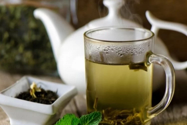 Gece yatmadan önce yeşil çay içmek zayıflatır mı?