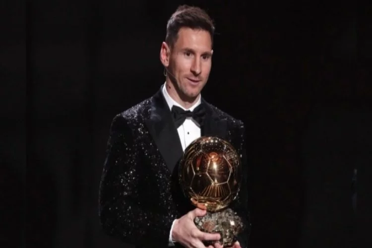 2021 Ballon d'Or ödülünü Messi kazandı
