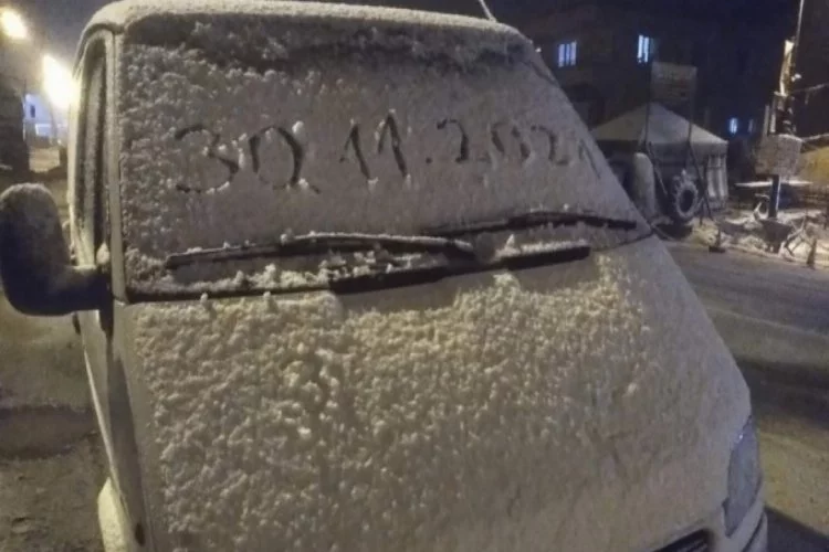 Bursa'nın Keles ilçesinde kar yağışı etkili oldu