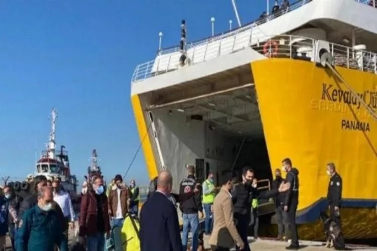 25 yıllık hasret bitti! Libya'dan İzmir'e ilk gemi geldi