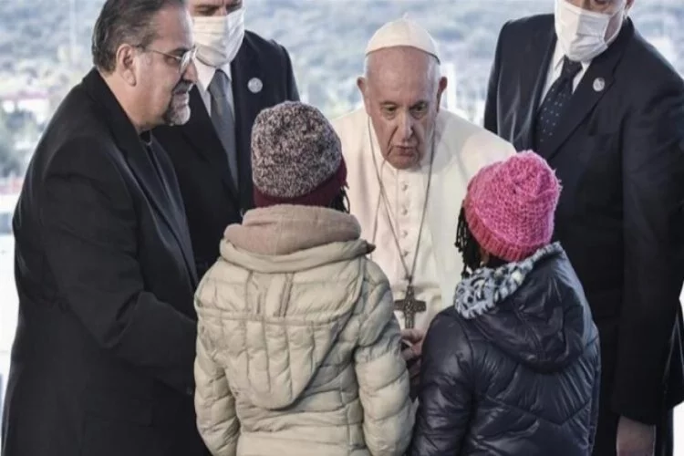Papa'dan Midilli'de göçmenlere destek mesajı