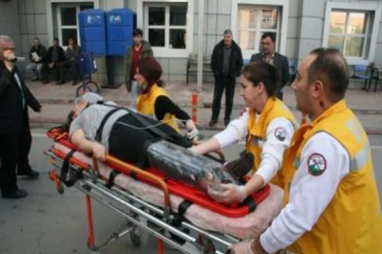 Bursa'daki korkunç yangında bebeğini 2. kattan attı