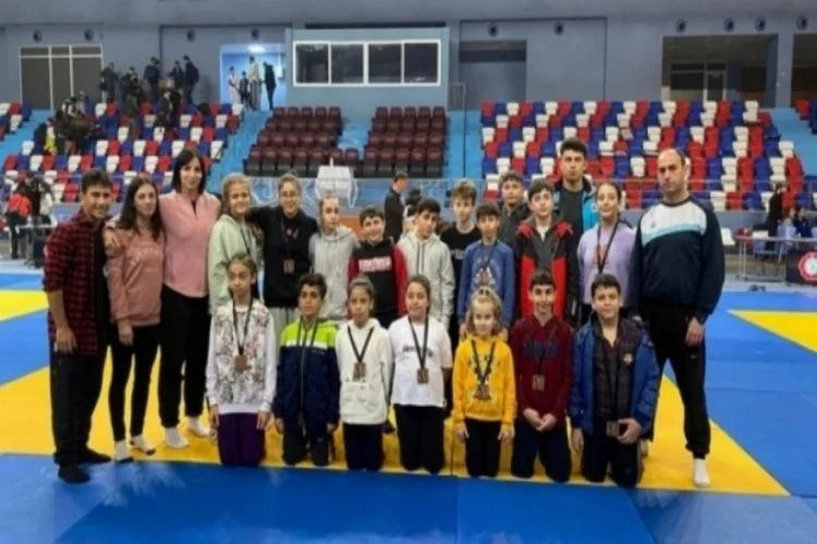 Bursa Gemlikli minik judocular madalyaya doymuyor