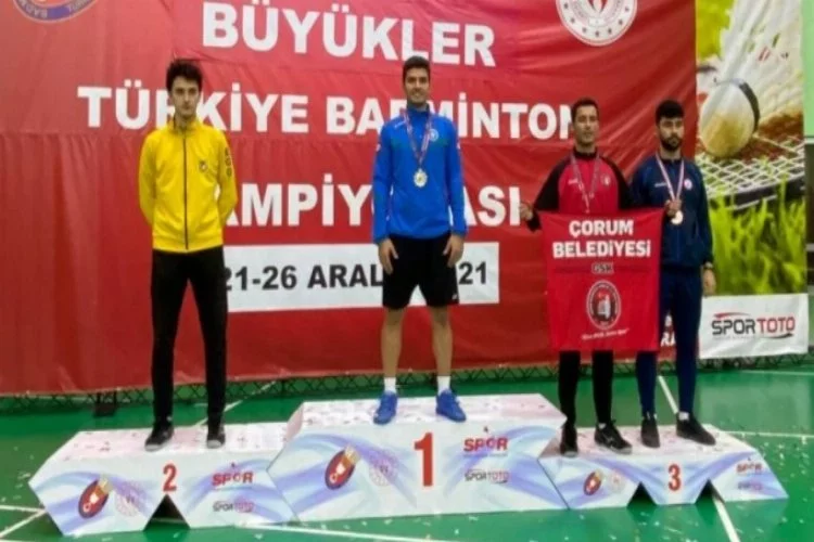 Bursa Büyükşehir Belediyespor badmintonda Türkiye zirvesinde