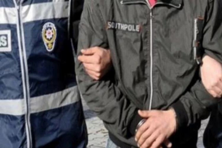 Bursa'da hırsızlıktan yakalanan zanlı kaçmak isteyince bacağını kırdı