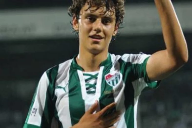 Bursaspor'un genç oyuncusuna ünlü kulüplerden teklif yağıyor