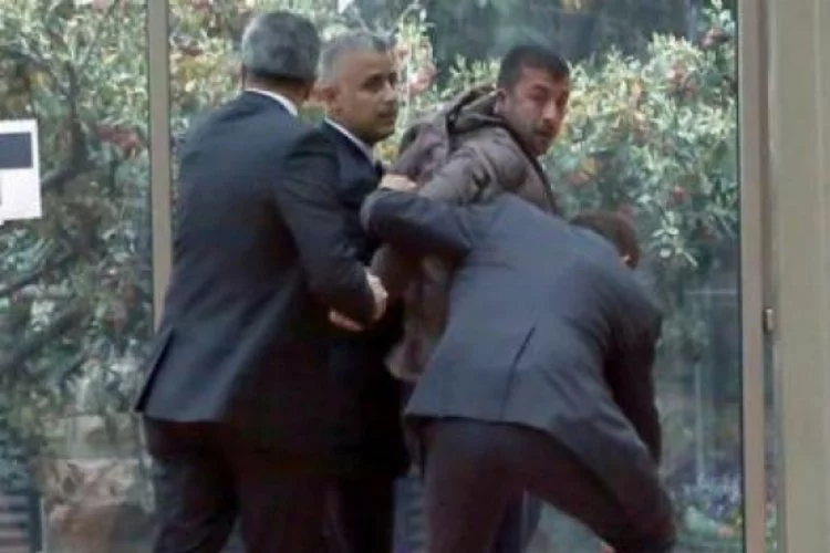 Kemal Kılıçdaroğlu'na yumrukla saldıran zanlının annesi konuştu