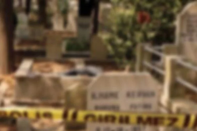 Bursa'daki mezarlıkta cenin ihbarı polisi alarma geçirdi