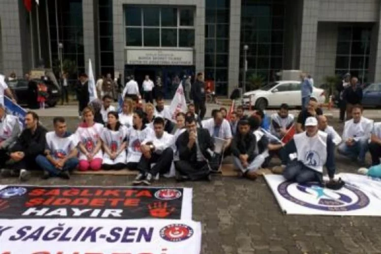 Bursa'da röntgen teknisyenlerinden iş bırakma eylemi