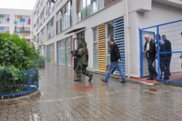 Bursa'daki okulda ortalığı ayağa kaldıran bomba alarmı