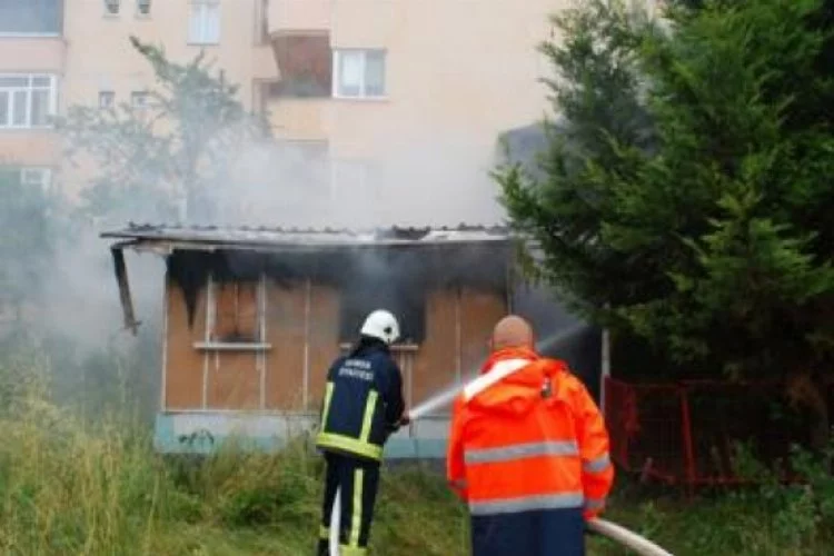 Mudanya'daki yangında baraka kullanılamaz hale geldi