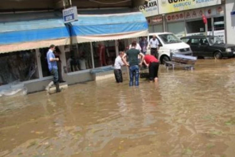 Bursa'yı sağanak yağış fena vurdu