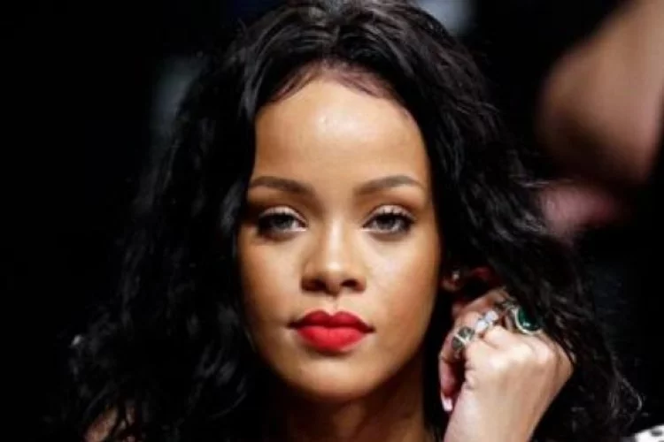 Rihanna Galatasaray'ın yıldızı için tweet attı