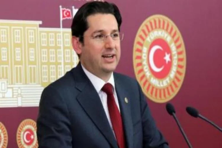 CHP Bursa Milletvekili Aykan Erdemir bonzaiyi Meclis'e taşıdı