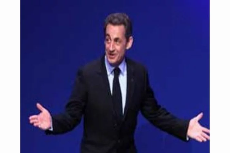 Sarkozy resmen bitti