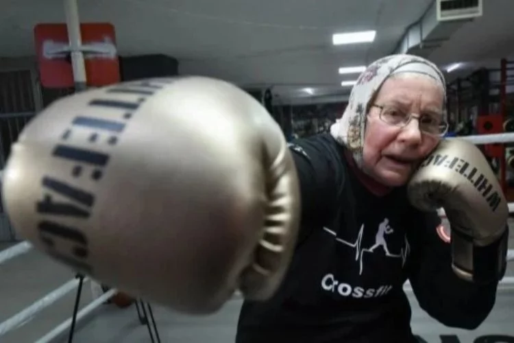 76 yaşındaki boksör Naciye teyze azmiyle örnek oldu