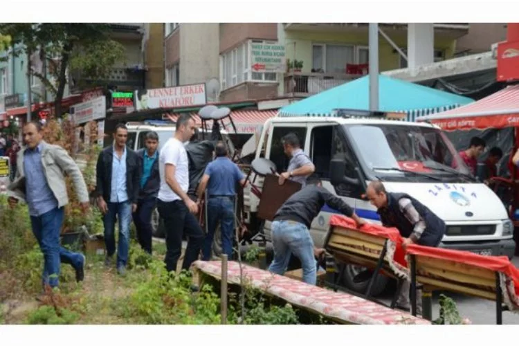 Bursa'da Çevik Kuvvet polisi destekli kaldırım operasyonu