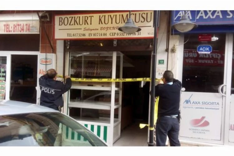 Bursa'da akıl almaz soygun girişimi !Duvarı delerek...