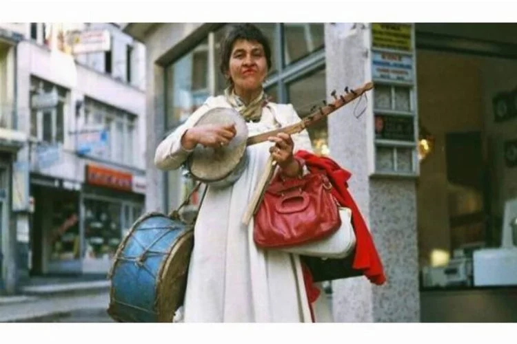 Bursa'nın simgesi Deli Ayten'in aşkı belgesel oluyor