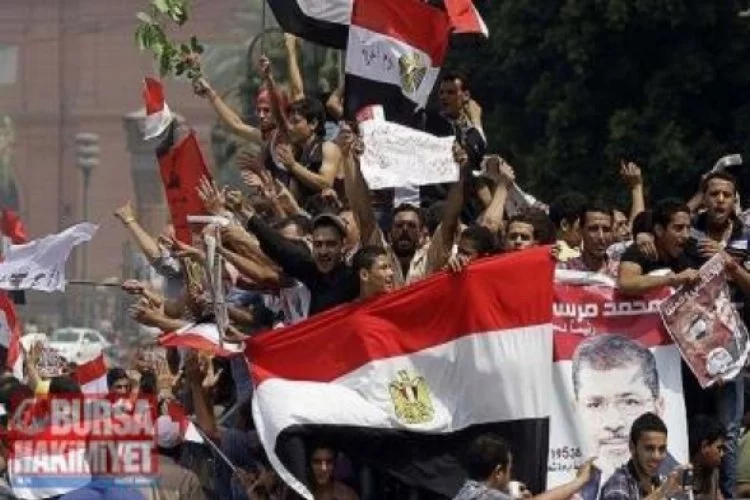 Tahrir'de seçim kutlaması
