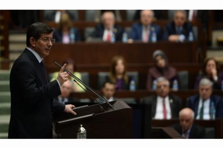 Başbakan Davutoğlu çok sert konuştu! Edep nedir bilir misin?