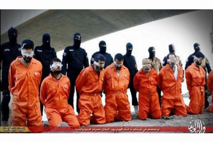 IŞİD 32 güvenlik görevlisini kurşuna dizdi