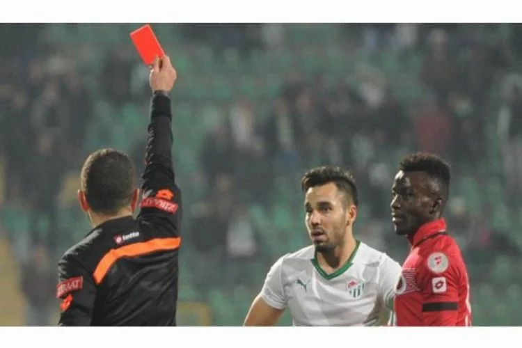 Bursaspor'da Volkan Şen gördüğü kartlarla zirveye yerleşti!